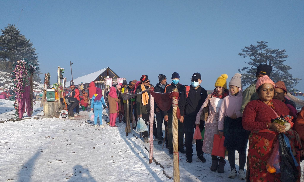 Heavy Snowfall in Pathibhara, Devotees Unaffected