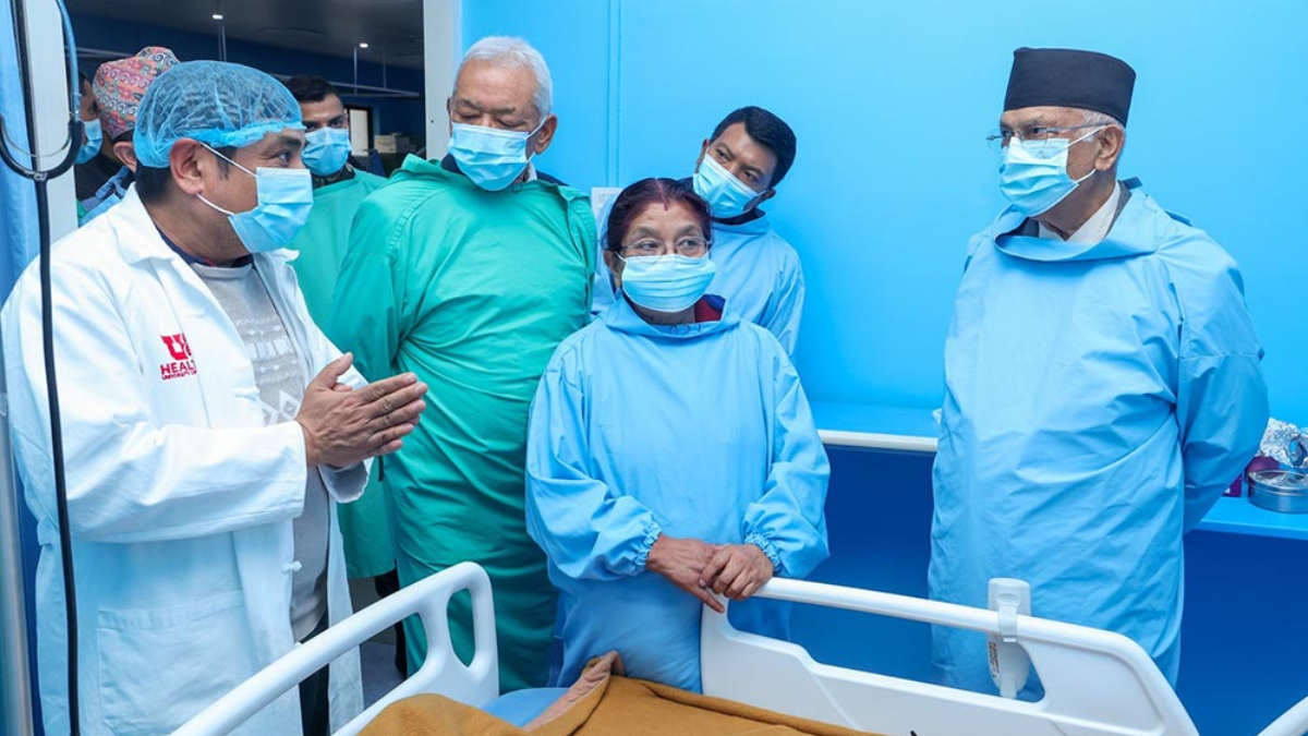 Prime Minister Oli Visits Kirtipur Burn Hospital, Inquires About Health of Injured Leaders